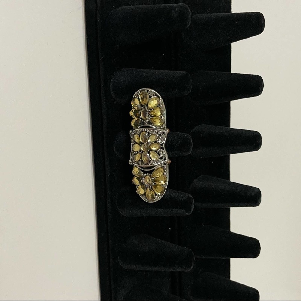 Statement Ring - Picture 4 of 8